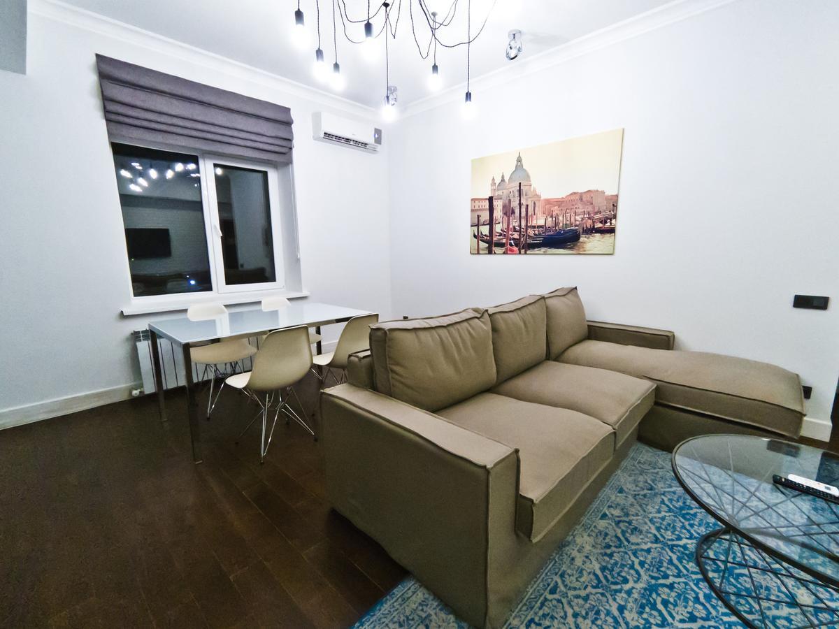 Opera Apartments อัลมาตี ภายนอก รูปภาพ